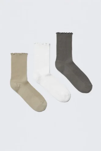 3er-Pack Socken mit Rüschenrand – Beige/Weiß/Grau