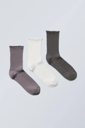 3er-Pack Socken mit Rüschenrand – Lila/Cremefarben/Dunkelgrau