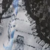 A-Linien-Mini-Slipkleid mit Spitzenbesatz – Weißes Zeitungspapier/Blaue Flamme