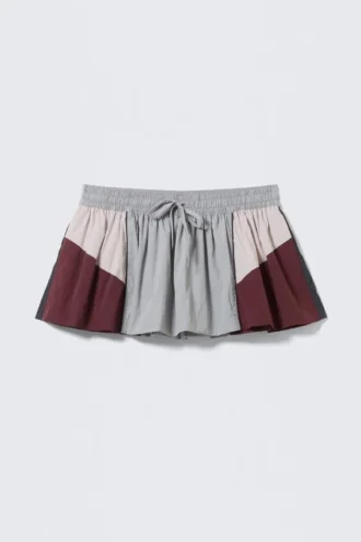 A-Linien-Minirock aus Nylon mit Colour-Blocking – Grau/Rosa/Rot