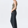 Abell Mid Rise Regular Barrel Jeans – Blue Rinse – Dunkelblau Abell Mid Rise Regular Barrel Jeans – Blue Rinse – Dunkelblau