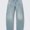Abell Mid Rise Regular Barrel Jeans – Seventeen Blue – Mittelblau Abell Mid Rise Regular Barrel Jeans – Seventeen Blue – Mittelblau