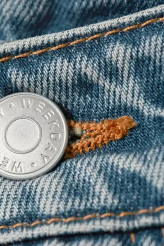 Abell Mid Rise Regular Barrel Jeans – Seventeen Blue – Mittelblau