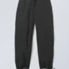 Alister Trainingshose im Fallschirm-Stil – Schwarz Alister Trainingshose im Fallschirm-Stil – Schwarz