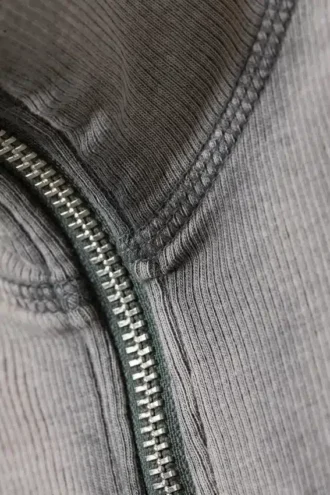 Anja Zip Rollkragen-Langarmshirt – Grau, Spray Wash