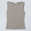 Annie Ärmelloses Oberteil mit U-Boot-Ausschnitt – Dusty Grey Annie Ärmelloses Oberteil mit U-Boot-Ausschnitt – Dusty Grey