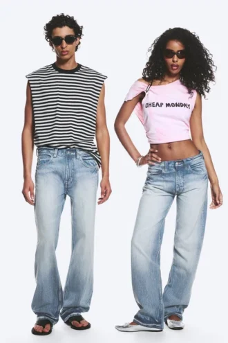 Anti Unisex-Jeans mit niedriger Taille, geradem Schnitt und normaler Passform – Blue Moon – Hellblau | Cheap Monday GB Anti Unisex-Jeans mit niedriger Taille, geradem Schnitt und normaler Passform – Blue Moon – Hellblau | Cheap Monday GB