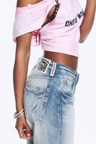 Anti Unisex-Jeans mit niedriger Taille, geradem Schnitt und normaler Passform – Blue Moon – Hellblau | Cheap Monday GB Anti Unisex-Jeans mit niedriger Taille, geradem Schnitt und normaler Passform – Blue Moon – Hellblau | Cheap Monday GB