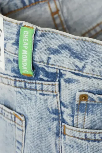 Anti Unisex-Jeans mit niedriger Taille, geradem Schnitt und normaler Passform – Hellblau | Cheap Monday GB Anti Unisex-Jeans mit niedriger Taille, geradem Schnitt und normaler Passform – Hellblau | Cheap Monday GB