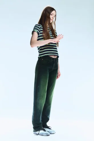 Anti Unisex-Jeans mit niedriger Taille, geradem Schnitt und normaler Passform – Marinegrün – Grün | Cheap Monday GB Anti Unisex-Jeans mit niedriger Taille, geradem Schnitt und normaler Passform – Marinegrün – Grün | Cheap Monday GB