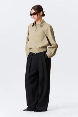 Asymmetrische Anzughose mit weitem Bein – Schwarz