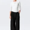 Asymmetrische Anzughose mit weitem Bein – Schwarz Asymmetrische Anzughose mit weitem Bein – Schwarz