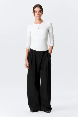 Asymmetrische Anzughose mit weitem Bein – Schwarz