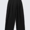Asymmetrische Anzughose mit weitem Bein – Schwarz Asymmetrische Anzughose mit weitem Bein – Schwarz
