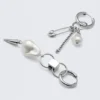 Asymmetrische Perlen-Creolen – Silber Asymmetrische Perlen-Creolen – Silber