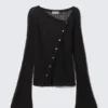 Asymmetrische Strickjacke aus Leinenmischung – Schwarz Asymmetrische Strickjacke aus Leinenmischung – Schwarz