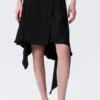 Asymmetrischer Midi-Wickelrock mit mittlerer Leibhöhe – Schwarz Asymmetrischer Midi-Wickelrock mit mittlerer Leibhöhe – Schwarz