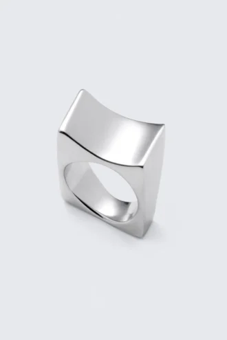 Asymmetrischer Ring aus Edelstahl – Silber