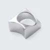 Asymmetrischer Ring aus Edelstahl – Silber Asymmetrischer Ring aus Edelstahl – Silber