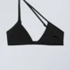 Asymmetrisches Bikini-Oberteil zum Überziehen – Schwarz Asymmetrisches Bikini-Oberteil zum Überziehen – Schwarz