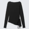 Asymmetrisches Langarmshirt mit gekreuztem Rücken – Schwarz Asymmetrisches Langarmshirt mit gekreuztem Rücken – Schwarz