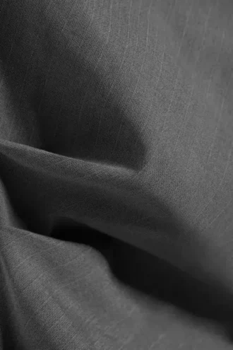 Asymmetrisches, ärmelloses Oberteil aus Anzugstoff – Staubgrau mit Nadelstreifen
