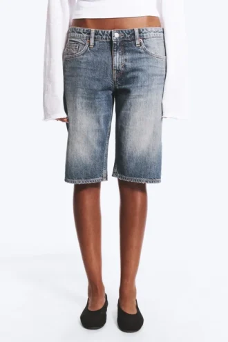 Atom Low-Rise-Jeansshorts in regulärer Länge – Redondo Blue – Mittelblau