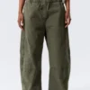 Baggy-Hose aus gewaschenem Canvas mit niedriger Leibhöhe – gewaschenes Dunkelkhaki