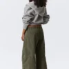 Baggy-Hose aus gewaschenem Canvas mit niedriger Leibhöhe – gewaschenes Dunkelkhaki