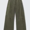 Baggy-Hose aus gewaschenem Canvas mit niedriger Leibhöhe – gewaschenes Dunkelkhaki
