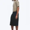 Baggy-Jeans-Shorts mit Falten und mittlerer Leibhöhe – Emerald Rinse – Dunkelblau