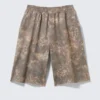 Bedruckte, übergroße, knielange Frottee-Shorts – Khaki – Rustic Terrain