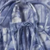 Bedrucktes Pyjama-Oberteil aus Baumwollpopeline mit Bindeband vorne – Blau – Baroque Collage