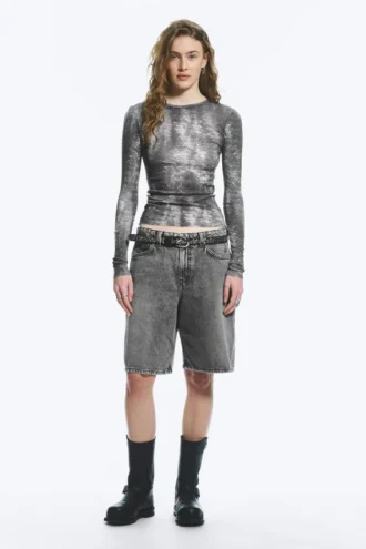 Bedrucktes, schmal geschnittenes Langarmshirt – Schwarz – Krokodil-Print