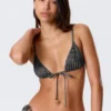 Bedrucktes Triangel-Bikini-Oberteil – bedruckt, dunkelgrau Bedrucktes Triangel-Bikini-Oberteil – bedruckt, dunkelgrau