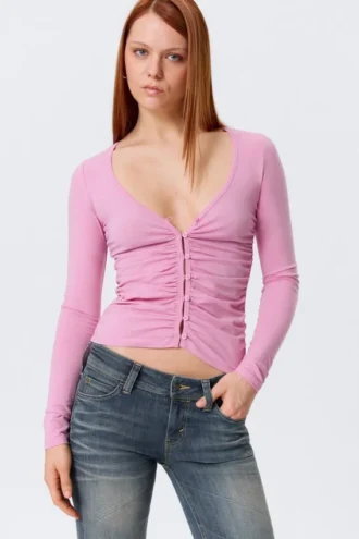 Belle B Strickjacke mit gerafftem V-Ausschnitt – Rosa