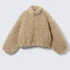 Übergroße, flauschige Jacke mit Reißverschluss – Dusty Beige Übergroße, flauschige Jacke mit Reißverschluss – Dusty Beige
