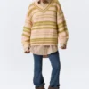 Übergroßer Strickpullover mit V-Ausschnitt – gestreift, gelb Übergroßer Strickpullover mit V-Ausschnitt – gestreift, gelb
