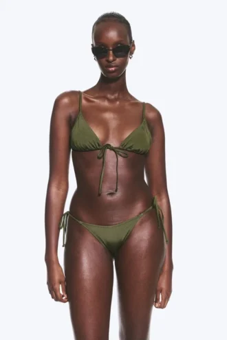 Bikini-Hose mit mittlerer Leibhöhe und Bindebändern im brasilianischen Stil – Dunkelgrün – Schimmernd