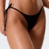 Bikini-Hose mit mittlerer Leibhöhe und Bindebändern – Schwarz Bikini-Hose mit mittlerer Leibhöhe und Bindebändern – Schwarz