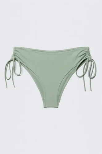 Bikini-Hose mit seitlichen Bändern – Hellstaubgrün