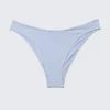Bikini-Hose mit tiefem Ausschnitt und hohem Beinausschnitt – glänzend hellblau Bikini-Hose mit tiefem Ausschnitt und hohem Beinausschnitt – glänzend hellblau