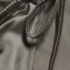 Bikini-Höschen im brasilianischen Stil mit Bindebändern – Staubgrau Bikini-Höschen im brasilianischen Stil mit Bindebändern – Staubgrau