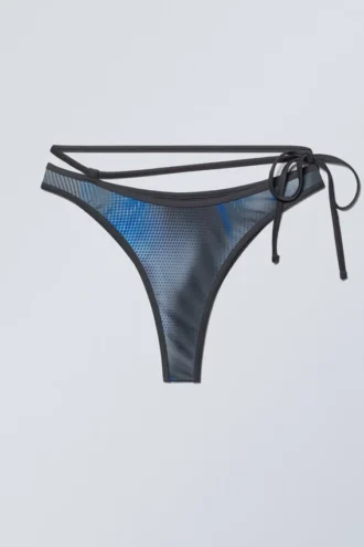Bikini-Höschen mit Trägern und Print – Speed Blue