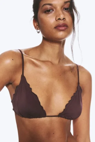 Bikini-Oberteil mit Rüschen – Dunkelrot