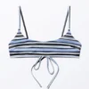 Bikini-Oberteil mit U-Ausschnitt – Blau gestreift Bikini-Oberteil mit U-Ausschnitt – Blau gestreift