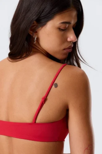 Bikini-Oberteil mit U-Ausschnitt – Leuchtend Rot