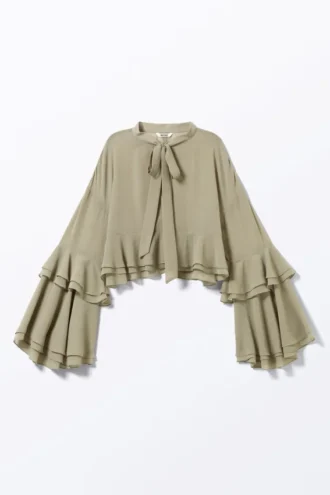 Bluse mit ausgestelltem, gerüschtem Ärmel und Bindeband am Hals – Khaki-Grün