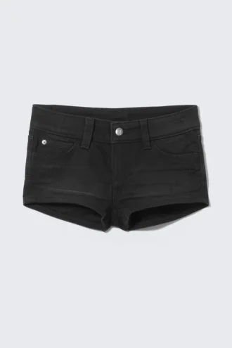 Booty Bei Low Rise Mini-Jeans-Shorts – Undone Black – Schwarz | Cheap Monday Gb