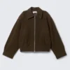 Boxy-Jacke aus Wildleder mit Reißverschluss – Dunkelbraun